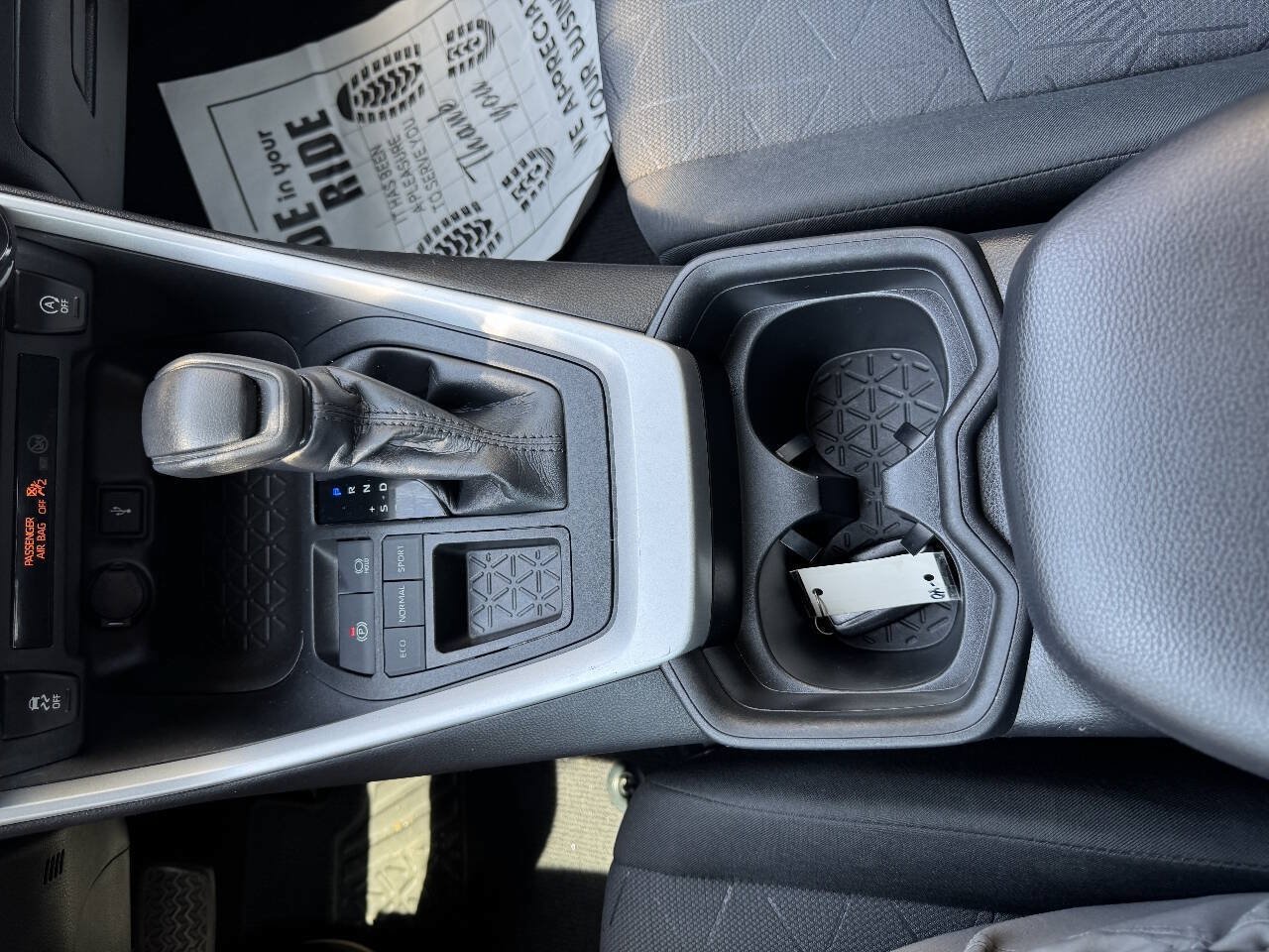 Used 2020 Toyota RAV4 XLE FWD image 25