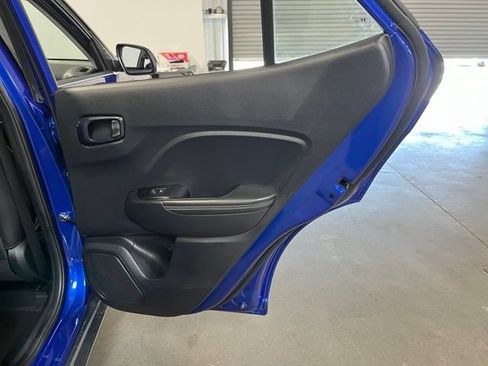 Used 2025 Hyundai Venue Limited FWD image 15