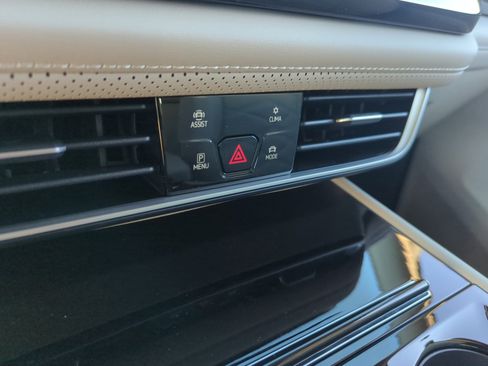 New 2026 Volkswagen Atlas SE image 12