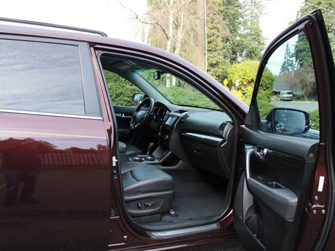 Used 2012 Kia Sorento SX image 15