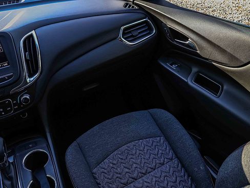 Used 2024 Chevrolet Equinox LT image 17