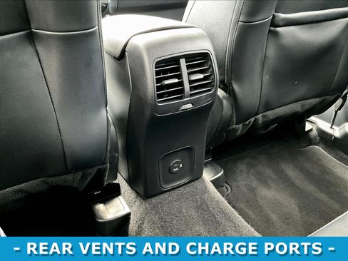 Used 2022 Ford Escape Titanium AWD/4WD image 10