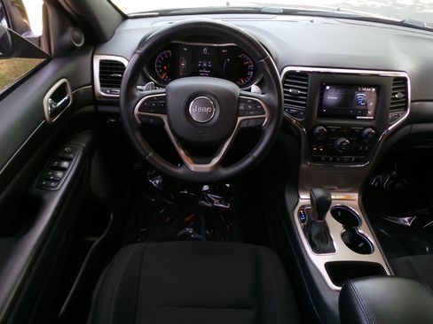 Used 2017 Jeep Grand Cherokee Laredo w/ Quick Order Package 23E AWD/4WD image 15