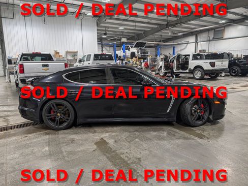 Used 2010 Porsche Panamera Turbo image 2