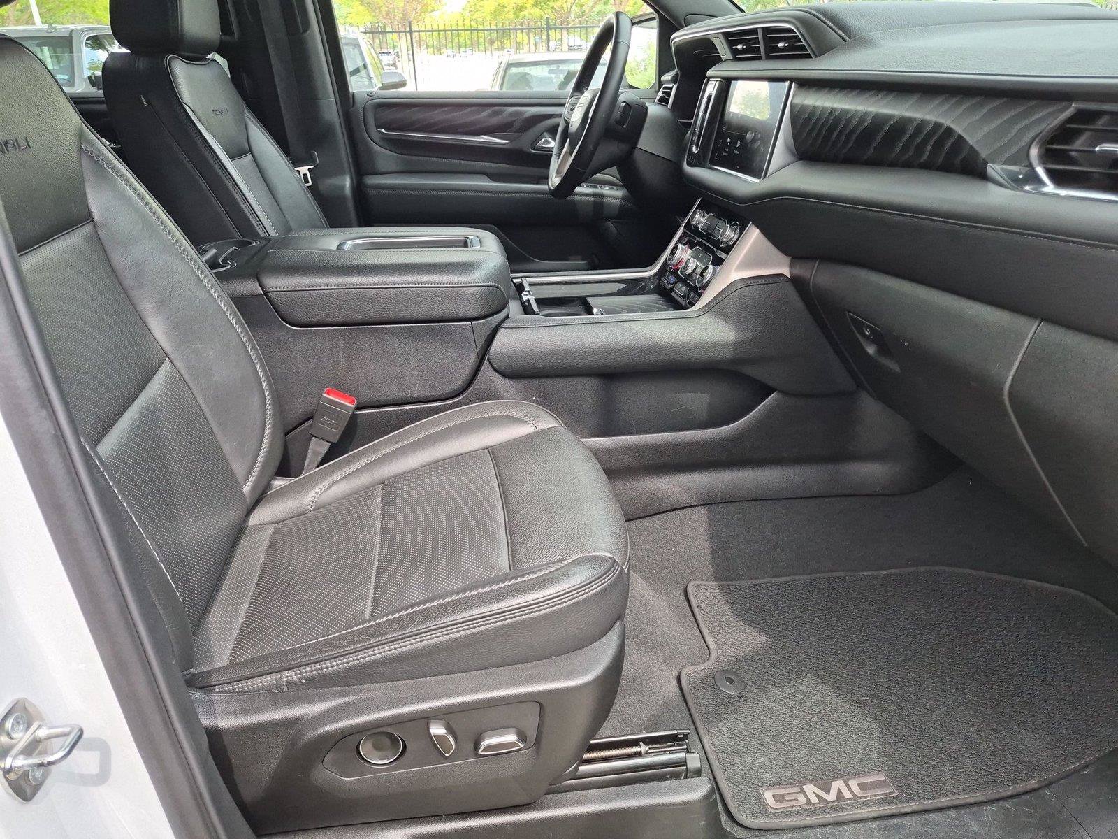 Used 2024 GMC Yukon Denali RWD image 28