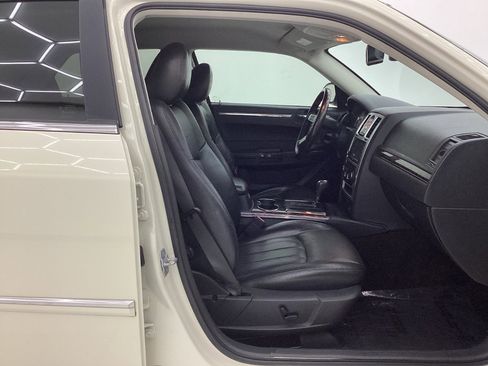 Used 2009 Chrysler 300 C image 14