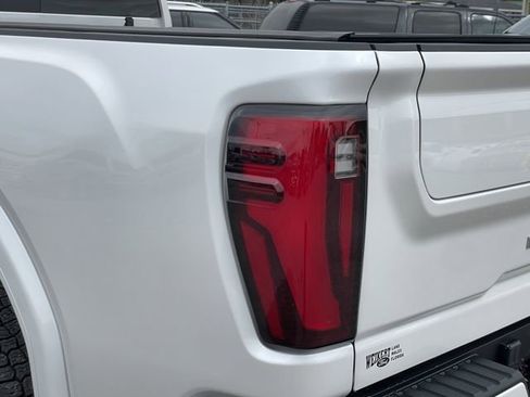 Used 2024 GMC Sierra 2500 Denali Ultimate image 11