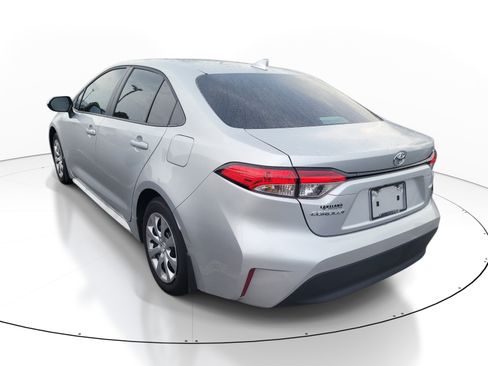 Used 2026 Toyota Corolla LE FWD image 5