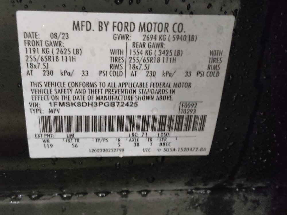 Used 2023 Ford Explorer XLT w/ Equipment Group 202A AWD/4WD image 33