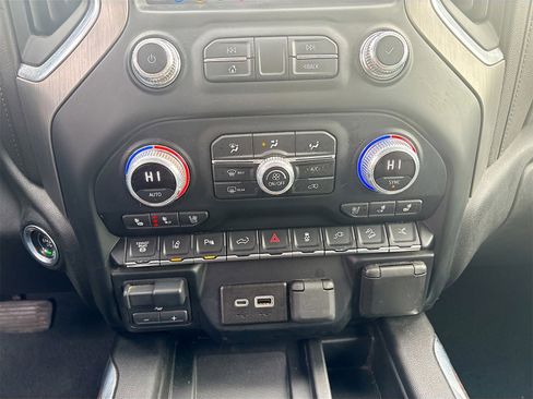 Used 2022 GMC Sierra 2500 Denali w/ Denali Black Diamond Edition image 15