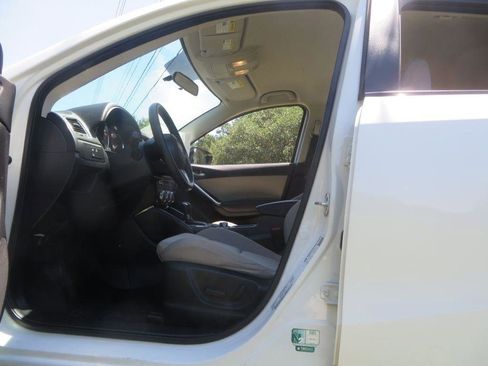Used 2016 MAZDA CX-5 Touring FWD image 9