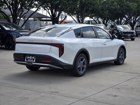 New 2026 Kia K4 FWD image 4