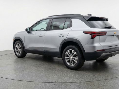 Used 2025 Chevrolet Equinox LT image 6