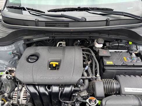 Used 2025 Kia Soul LX w/ LX Technology Package FWD image 30