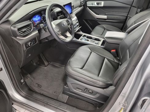 Used 2023 Ford Explorer XLT w/ Equipment Group 202A AWD/4WD image 40