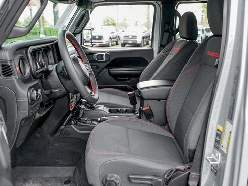 Used 2024 Jeep Gladiator Rubicon w/ Convenience Group image 18