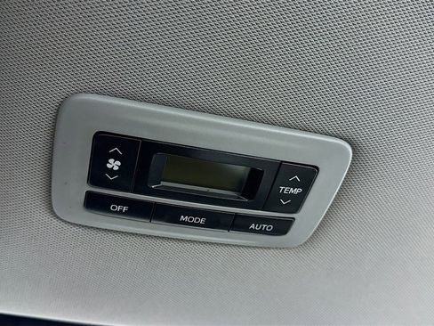 Used 2015 Toyota Sienna XLE w/ XLE Navigation Package FWD image 33