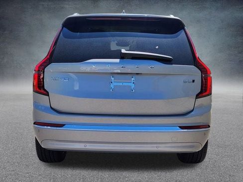 New 2025 Volvo XC90 B5 Core w/ Climate Package image 4