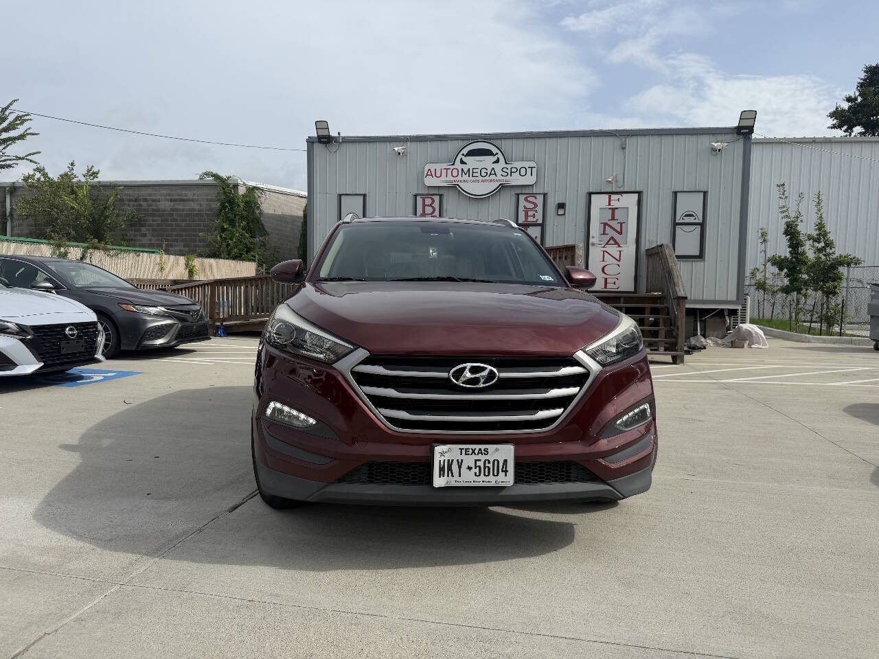 Used 2017 Hyundai Tucson SE w/ SE Popular Package 02 AWD/4WD image 3