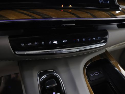 Used 2024 Cadillac Escalade ESV Sport Platinum w/ LPO, ONYX Package image 24