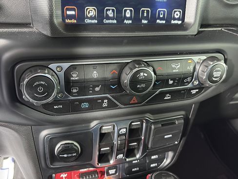 Used 2023 Jeep Wrangler Unlimited Rubicon 4xe w/ Cold Weather Group AWD/4WD image 38