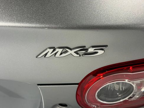Used 2014 MAZDA MX-5 Miata Grand Touring w/ Premium Package RWD image 25