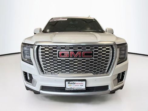 Used 2022 GMC Yukon Denali AWD/4WD image 2