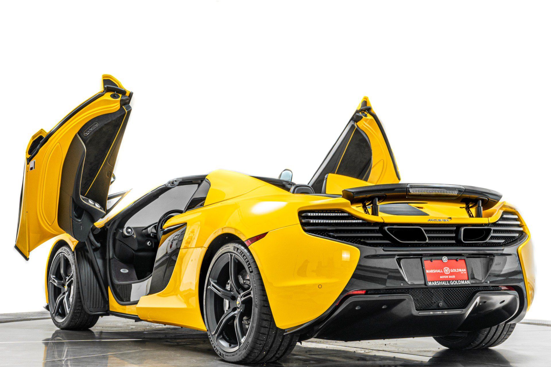 Used 2015 McLaren 650S Spider RWD image 33