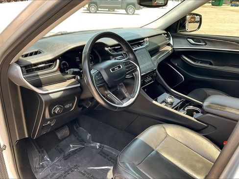 Used 2021 Jeep Grand Cherokee L Limited AWD/4WD image 8