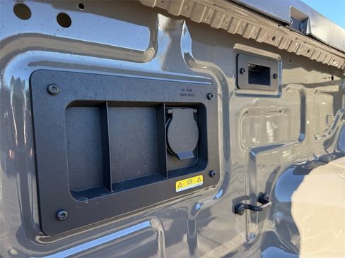 New 2025 Ford Ranger Raptor image 17