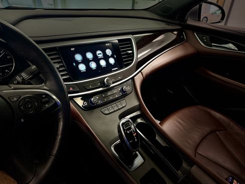 Used 2018 Buick LaCrosse Avenir w/ Driver Confidence Package #2 AWD/4WD image 22