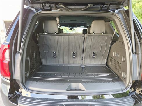 New 2025 GMC Yukon Elevation image 15