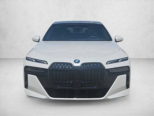 Used 2026 BMW i7 xDrive60 AWD/4WD image 5