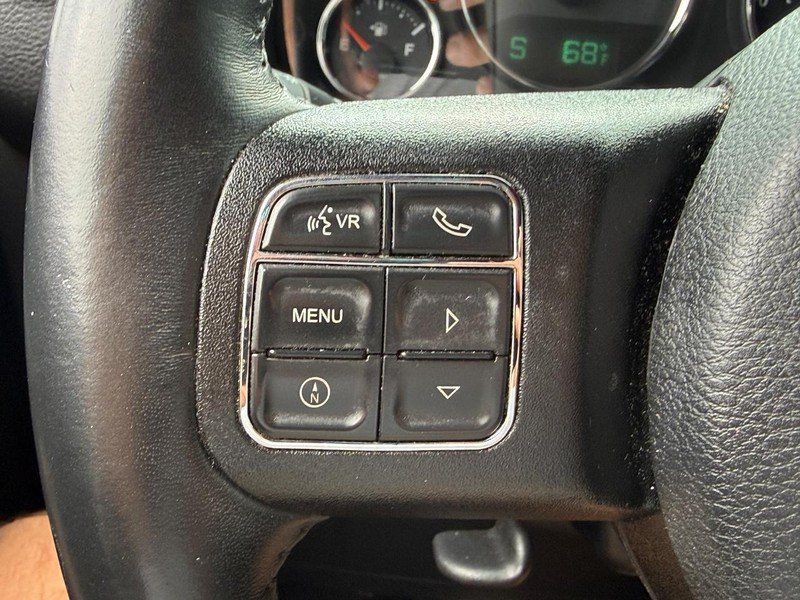 Used 2016 Jeep Wrangler Unlimited Sahara w/ Dual Top Group AWD/4WD image 18