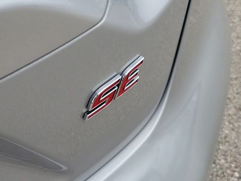 Used 2024 Toyota Corolla SE FWD image 7