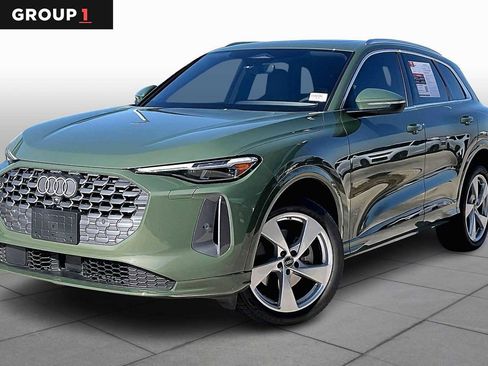 Certified 2025 Audi Q5 Premium Plus w/ Premium Plus image 1