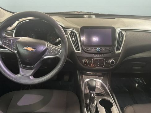 Used 2021 Chevrolet Malibu LT FWD image 10