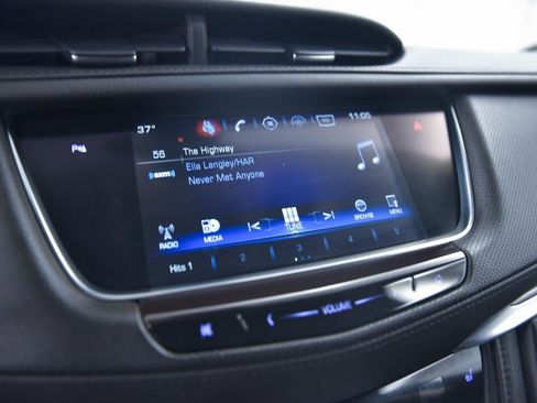 Used 2018 Cadillac XT5 Luxury w/ Driver Awareness Package image 16