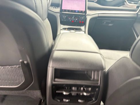 Used 2023 Jeep Grand Cherokee 4WD 4xe image 37