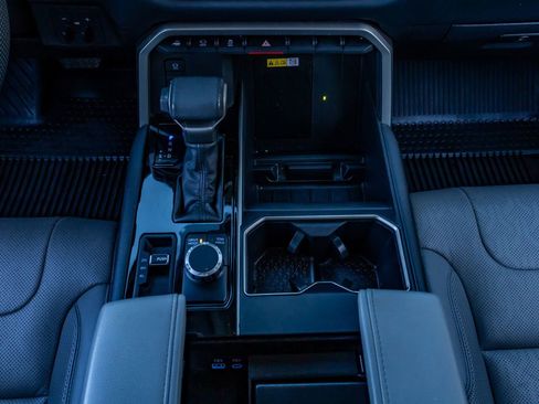 Used 2023 Toyota Tundra Limited image 28