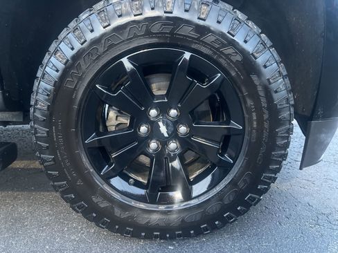 Used 2022 Chevrolet Colorado Z71 w/ Z71 Midnight Edition image 21