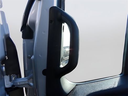 Used 2024 Mercedes-Benz Sprinter 2500 image 17