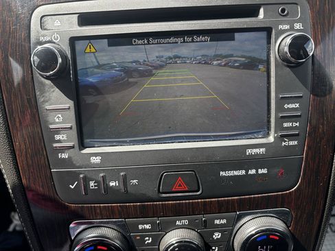 Used 2017 Chevrolet Traverse LT w/ Traveler's Package AWD/4WD image 23