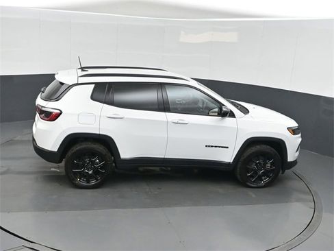 New 2026 Jeep Compass Latitude image 29