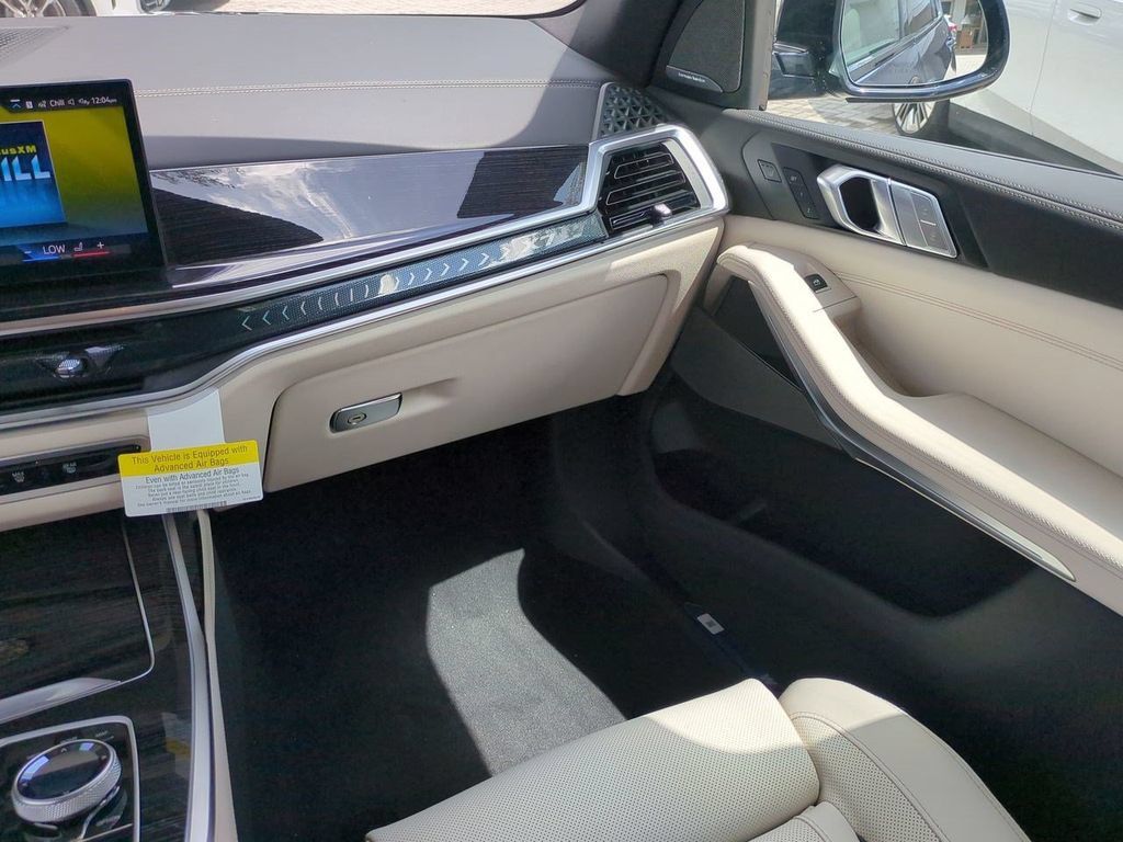 New 2027 BMW X7 xDrive40i AWD/4WD image 17