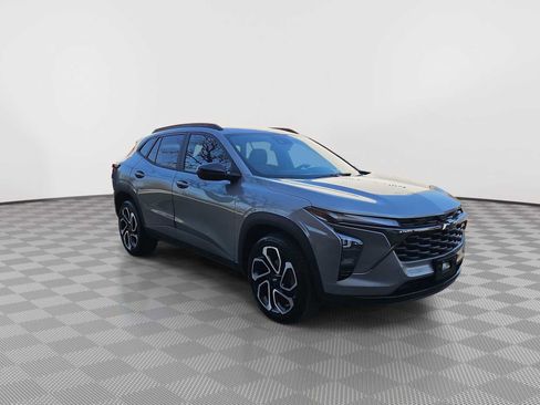 Certified 2024 Chevrolet Trax RS image 2