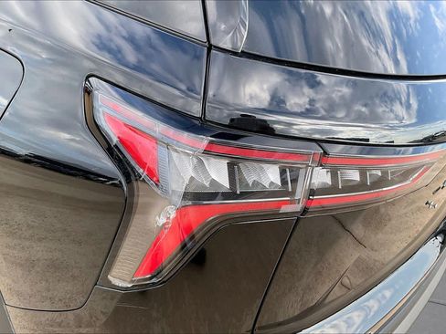 Used 2025 Chevrolet Equinox LT FWD image 28