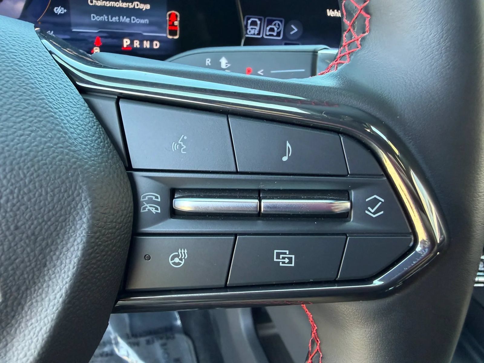 Used 2024 Chevrolet Equinox EV RS FWD image 16