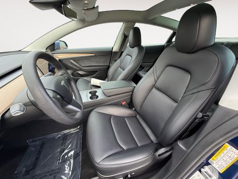 Used 2023 Tesla Model 3 Standard Range image 10