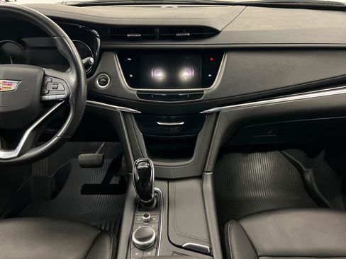 Used 2022 Cadillac XT6 Luxury FWD image 14